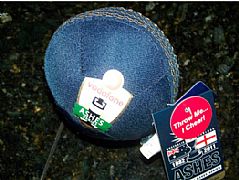 CRICKET BALL ASHES WITH FULL CHEERING SOUND AUSTRALIA GREAT ALL AGES SPECIAL BARGAIN SUPER SOFT